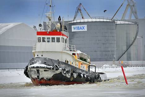 Rauma Catan Polaris-hinaaja pitää satama-alueen liikennöintikelpoisena, vaikka jäätilanne on vaikein vuosikymmeneen. Työtunteja on jo nyt enemmän kuin koko viime talvena.