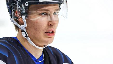 Suomen kapteeni alle 20-vuotiaiden miesten MM-kisoissa toimi Roni Hirvonen-