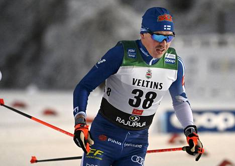 Arsi Ruuskanen yllätti Davosin 20 kilometrin kisassa. Kuva Rukalta maailmancupin kauden avauksesta.