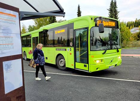 Anne Keränen oli lähdössä keskiviikkoaamuna Kiipulaan bussikyydillä.