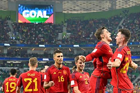 Espanja hakee näyttäviä tuuletuksia illan huippukamppailussa Saksaa vastaan.