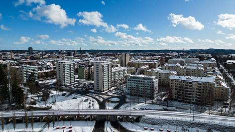 Tampereen keskustaa Mustalahden suunnasta kuvattuna.