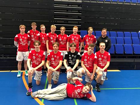 VaLePan B-pojat pelasivat välieräturnauksensa Hämeenlinnassa ja selvittivät tiensä SM-finaaliturnaukseen. Samalla varmistui se, että SM-mitaleista pelataan Sastamalassa. 
