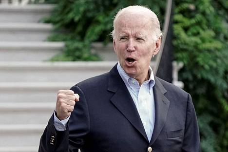 Yhdysvaltain presidentti Joe Biden tuuletti medialle sunnuntaina 7. elokuuta Valkoisen talon pihalla sen jälkeen. Biden sai suuren voiton samana päivänä, kun senaatti hyväksyi historiallisen ilmastopaketin.