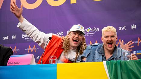 Windows95man nähdään Euroviisujen finaalissa lauantaina 11. toukokuuta. Teemu Keisteri (vas.) ja Henri Piispanen juhlistivat finaalin pääsyä semifinaalin jälkeen. 