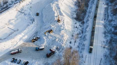 Tampereella lumenkaatopaikat täyttyvät rauhalliseen tahtiin. Projektipäällikkö Juha Junnon mukaan lumenjättöpaikoista on täyttynyt noin neljäsosa. Lunta tuodaan jättöpaikoille yhteensä 1 500 kuormaa päivässä.