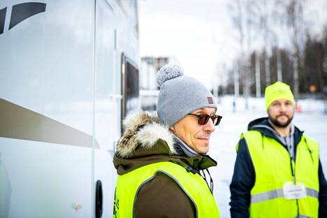 Sandvikin Tampereen-tehtaan pääluottamushenkilö Markus Haataja toivoi sopimusneuvotteluista saatua parempaa tulosta. Hänet kuvattiin keskiviikkona 1. helmikuuta lakkovahtina.