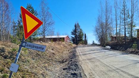 Särkijärventielle rakennetaan kevytväylä noin 600 metrin matkalle. Tämä osuus on osa Häijään ja Uotsolan välistä rinnakkaisväylää.