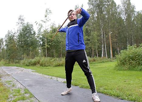 Voitto Köykkä oli nuorempana myös lupaava keihäänheittäjä. Kuva toukokuulta 2015.
