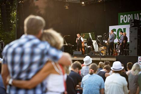 Pepe Willberg & Jukka Eskola Statement tunnelmoivat kesällä 2021 Pori Jazz Soi Taas -konsertissa.