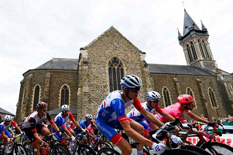 Ranskan ympäriajossa ajettiin tänään neljäs etappi, jolta kuvakin on.