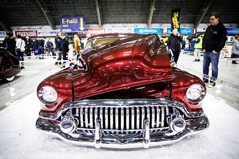 Tämä kaunokainen  on ruotsalaisen Ulf Kusendahlin omistama Buick Super Riviera vuosimallia 1952. Se  valittiin Hot Rod -näyttelyn parhaaksi vuonna 2017.