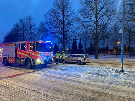 Tarkempi onnettomuuspaikka sijaitsi Hatanpään valtatiellä Tampereen verotoimiston edustalla.