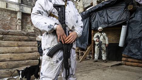 Ukrainalaiset laskuvarjojääkärit olivat asemissa sodan tuhoaman teollisuusalueen raunioissa Avdiivkassa noin 12 kilometrin päässä Donetskin keskustasta pohjoiseen.