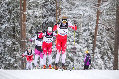 Tampereen SM-kisat käydään perjantaista sunnuntaihin Kaupissa. Kuvituskuva loppiaiselta, jolloin tykkilumella hiihdettiin testisprintti.