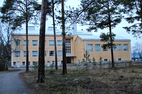 Kokemäen kaupunki aikoo tarjota Peipohjan koulun pihapiiriä Erä- ja luontokulttuurimuseon rakennuspaikaksi. Koulurakennuksia voisi esityksen mukaan käyttää museon tukipalveluihin.