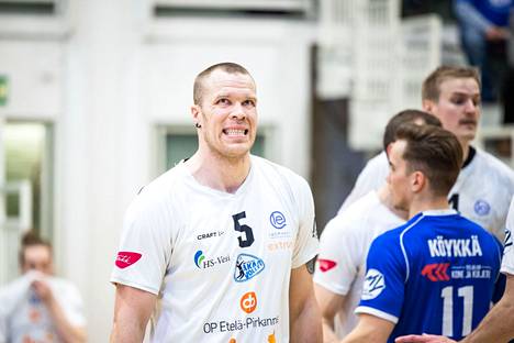 Urpo Sivula nosti Akaa-Volleyn voittotaisteluun keskiviikkona.