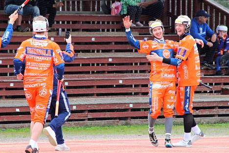 Antti Kortteenperä ja KaMa pääsivät tuulettelemaan joukkueen kauden viidettä kunnariaan KPL-ottelun avausjaksoa. Juhlat jäivät lopulta kuitenkin lyhyeen kouvolalaisten vietyä täyden pistepotin Kymenlaaksoon.