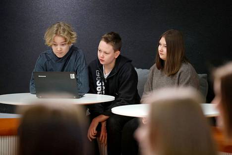 Satakunnan Kansan mediavisan voitti viime vuonna Kokemäen yhteiskoulun 8D-luokka, jota edustivat oppilaat Juho Oksa, Oskari Pere ja Eeva Fallström.