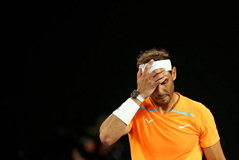 Rafael Nadal ilmoitti torstaina, ettei hän pelaa ensi maanantaina alkavassa Ranskan avoimessa tennisturnauksessa.