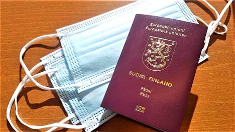 Passin ja henkilökortin saa hakemuksen jättämisen jälkeen 10 arkipäivän sisällä. Ruuhkat kohdistuvat nyt asiakaspalveluun, eivät asiakirjojen toimitusaikoihin.