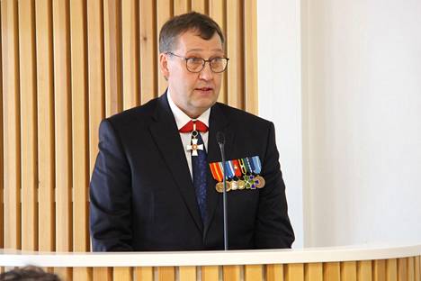 Juhlapuheen lausuja eversti Mikko Myllykangas muistutti, että maamme vaurauden eteen on jouduttu tekemään myös uhrauksia. 