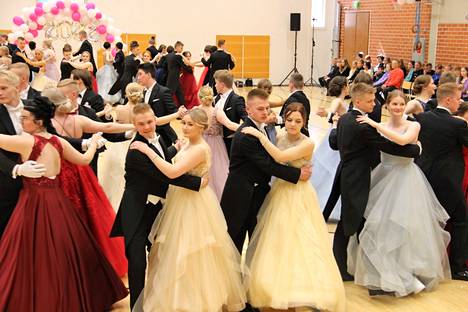 Vanhojen tanssit tanssitaan tänä vuonna Kankaanpään Yhteislyseossa toukokuun 12. päivä.