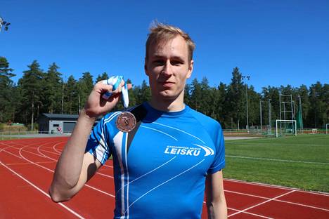 Eero Hirvinen tavoittelee lisää jalometalleja Oulusta, jossa kilpaillaan tulevana viikonloppuna yleisurheilun nuorten hallisuomenmestaruuksista.
