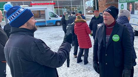 Toimittaja Pekka Söderlund haastatteli Mikko Uusitaloa torstaina vaalitorivideolle.