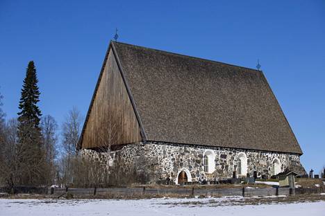 Sastamalan Pyhän Marian kirkko on 1400-luvulta.