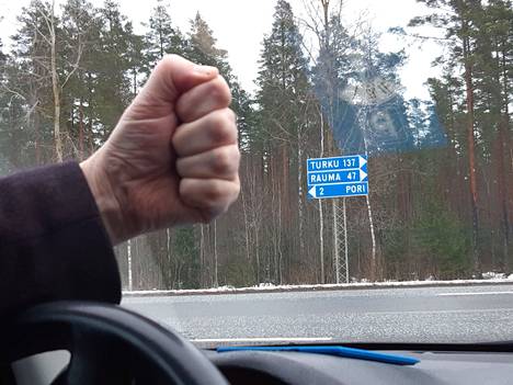 Kiihtynyt kuljettaja, valtatie 8, Pori ja Rauma ovat vaarallisia yhdistelmiä liikenteessä.