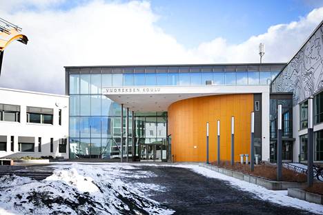 Tampereella on annettu lakkovaroitus kouluihin 12.–13. huhtikuuta. Toteutuessaan lakko sulkee muut kuin valtion ja yksityiset koulut. Vuoreksen koulu kuvattiin keväällä 2019,