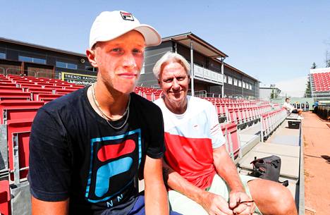 Leo Borg vasta aloittelee ammattilaisuraansa ja pelaa Tampereella. Isä-Björnin tuntevat nekin, jotka eivät tennistä seuraa.