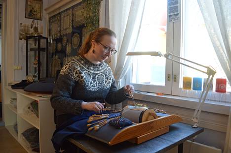 Henriikka Pool first started bobbin lace during her studies, and she never has stopped! 