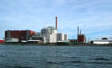 Olkiluoto 3 -voimalan (etualalla) säännöllisen sähköntuotannon käynnistyminen nostaa TVO:n voimaloiden osuuden jo lähes kolmasosaan Suomen sähköntuotannosta.