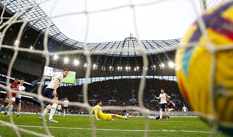 Tottenham kompuroi jälleen, kun se hävisi kotikentällään Aston Villalle.