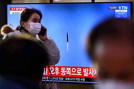Pohjois-Korean uusin epäilty ohjuskoe hallitsi uutisia Etelä-Korean Soulissa perjantaina.