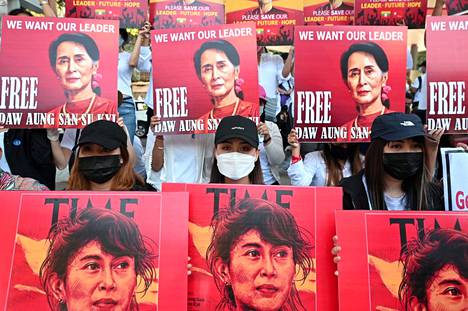 Aung San Suu Kyi otettiin kiinni, kun kenraalit järjestivät vallankaappauksen ​​1. helmikuuta viime vuonna.