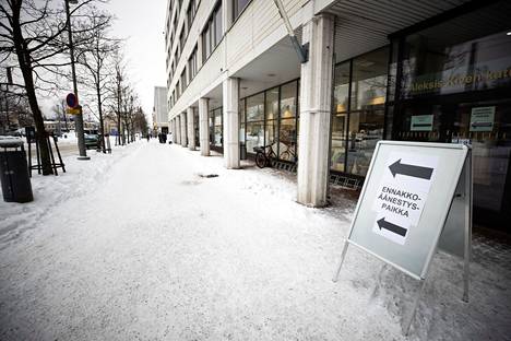 Yksi Tampereen ennakkoäänestyspaikoista aluevaaleissa on kaupungin virastotalolla.