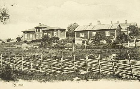 Naulan talo Naulamäellä 1908. Kuva: museovirasto.finna.fi. Alkuperäinen kuva: Nordbergin Kirjakauppa.
