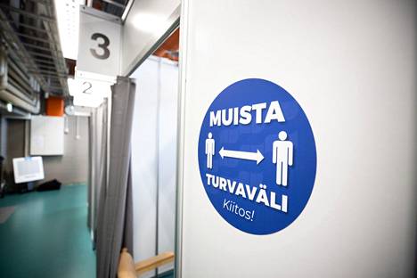 Rokotukset jatkuivat Tampereella Ratinan joukkorokotuspisteellä keskiviikkona 5. toukokuuta 2021. Osassa Pirkanmaan kunnista on päästy jo rokottamaan alle 50-vuotiaita perusterveitä henkilöitä.