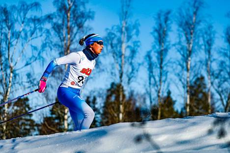 Valkeakosken raskaat ladut haastoivat nuoria hiihtäjiä viikonloppuna. Elsa Torvinen selvitti radat nopeimmin.
