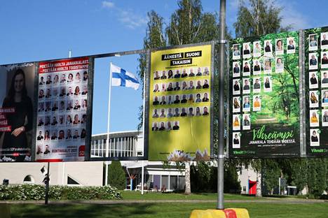 Aluevaalien mainoksia voi bongata 5.1. alkaen Turengin Tuleksi-kävelykadulla, Tervakosken linja-autoasemalla sekä Leppäkosken keskustassa.