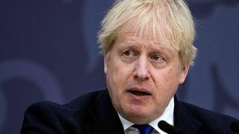 Britannian pääministeri Boris Johsonin mukaan suunnitelman on määrä estää salakuljettajien toimintaa ja siirtolaisten kuolemia merellä. Johnson kuvattiin 14. huhtikuuta.