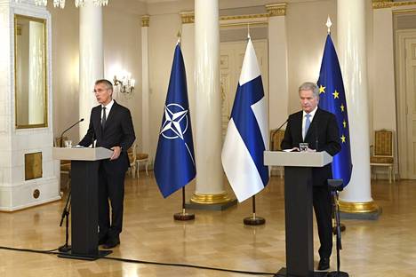 Naton pääsihteeri Jens Stoltenberg ja presidentti Sauli Niinistö pitivät yhteisen tiedotustilaisuuden Stoltenbergin Helsingin-vierailun 