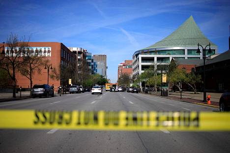Useita kuoli ja joutui sairaalaan ammuskelussa Yhdysvaltain Louisvillessä.