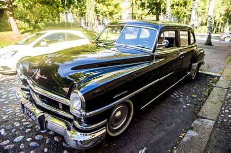 Pormestari Timo P. Niemisen aikaan Tampereen kaupungin edustusautona palveli tämä Chrysler Windsor de Luxe vuosimallia 1951.