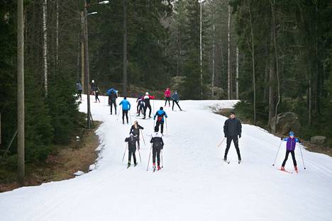 Sata-Häme-hiihdot ja Ikaalisten nuorisohiihdot hiihdettiin Jämijärvellä lauantaina ja sunnuntaina 18.–19. maaliskuuta. Lauantain kilpailu oli Krista-cupin osakilpailu. Arkistokuva Kaupista vuodelta 2019.