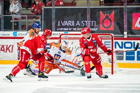 Vilho Heikkinen torjui Tapparan maalila Sport-vierasottelussa 32 kertaa.