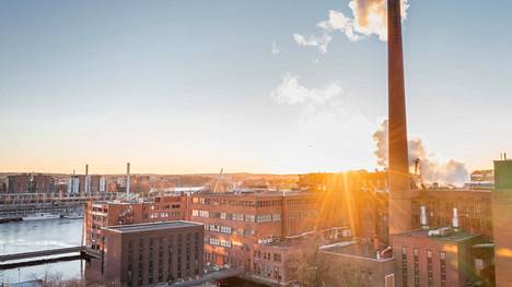 Tampereella pääsee valokuvaamaan korkeuksista. Kuvassa on Takon tehdas.